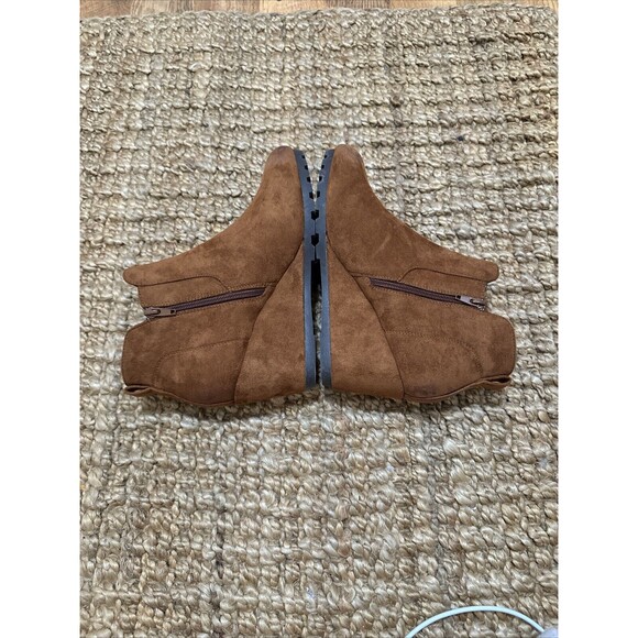 Pierre Dumas Boots Womens Size 10 Suede Tan Ankle Zip Wedge Booties - Picture 2 of 11